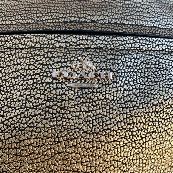 Coach 1941 Gold Prairie bag with shoulder strap. Only used a handful of times. - Picture 8 of 9